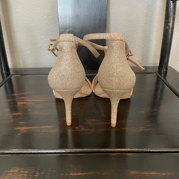 Gianni Bini Gold Heels - Picture 2 of 8